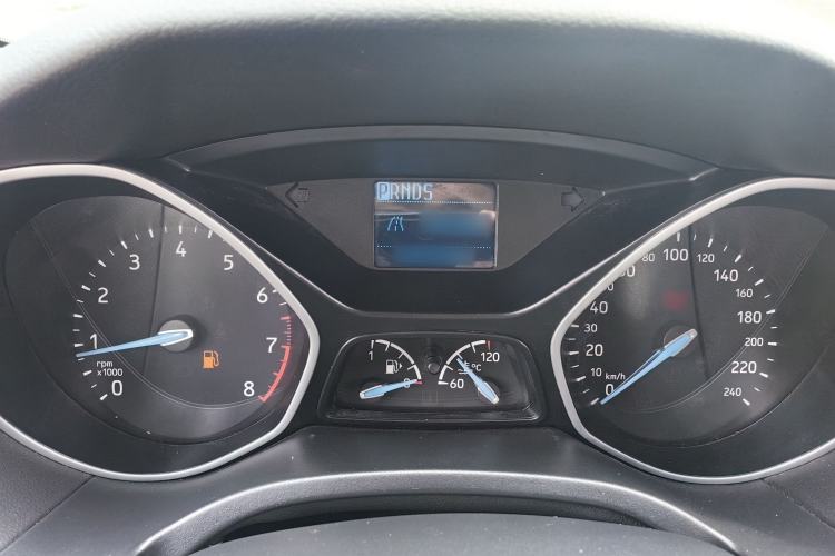 Used Ford Focus 2017 Hatchback 1.6L Automatic Comfort Plus SmartDrive Edition Interior 4