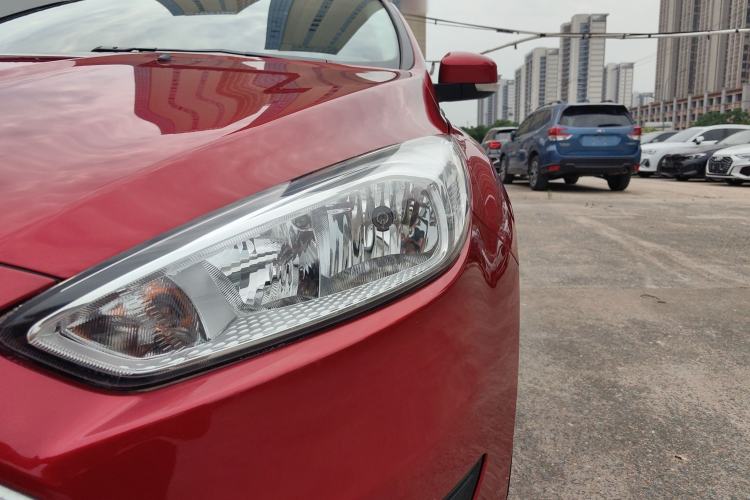 Used Ford Focus 2017 Hatchback 1.6L Automatic Comfort Plus SmartDrive Edition Left Front Headlight