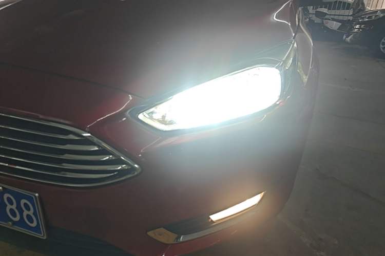 Used Ford Focus 2017 Sedan 1.6L Automatic Fashion Edition Smart Drive Version Left Front Headlight
