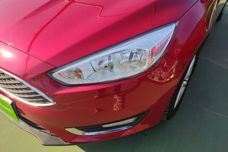 Used Ford Focus 2017 Hatchback 1.6L Automatic Fashion Edition Smart Drive Version Left Front Headlight