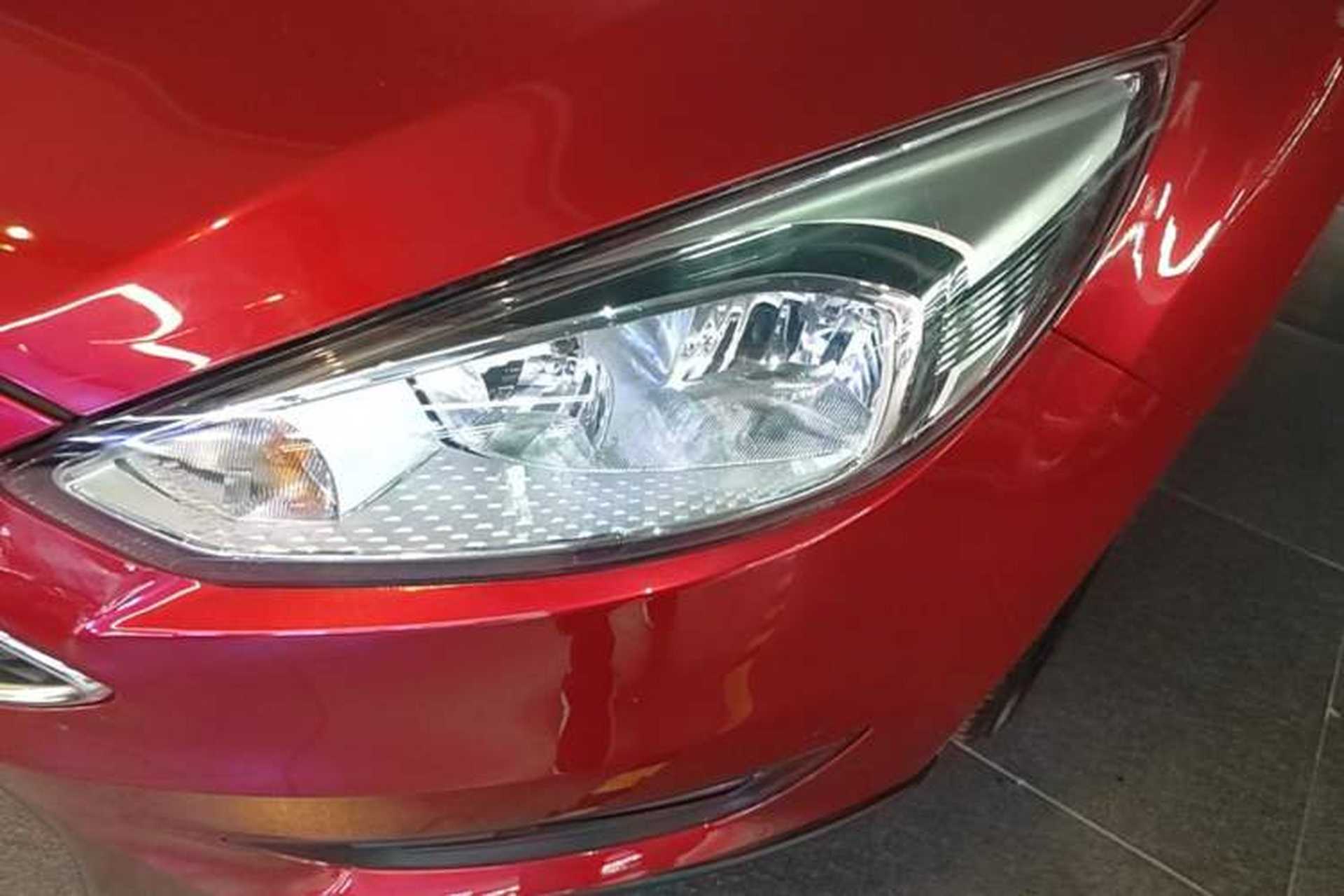 Used Ford Focus 2017 Hatchback 1.6L Automatic Comfort Plus SmartDrive Edition Left Front Headlight