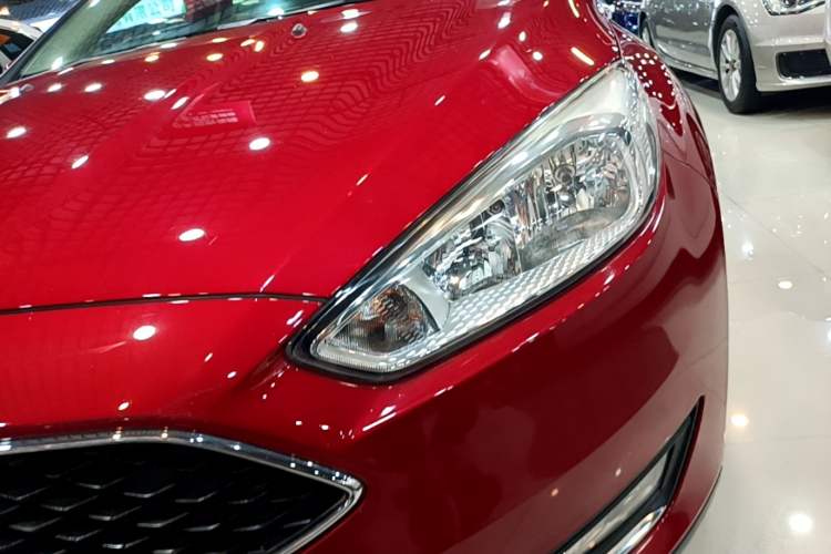 Used Ford Focus 2017 Hatchback EcoBoost 180 Automatic Elite Model Left Front Headlight