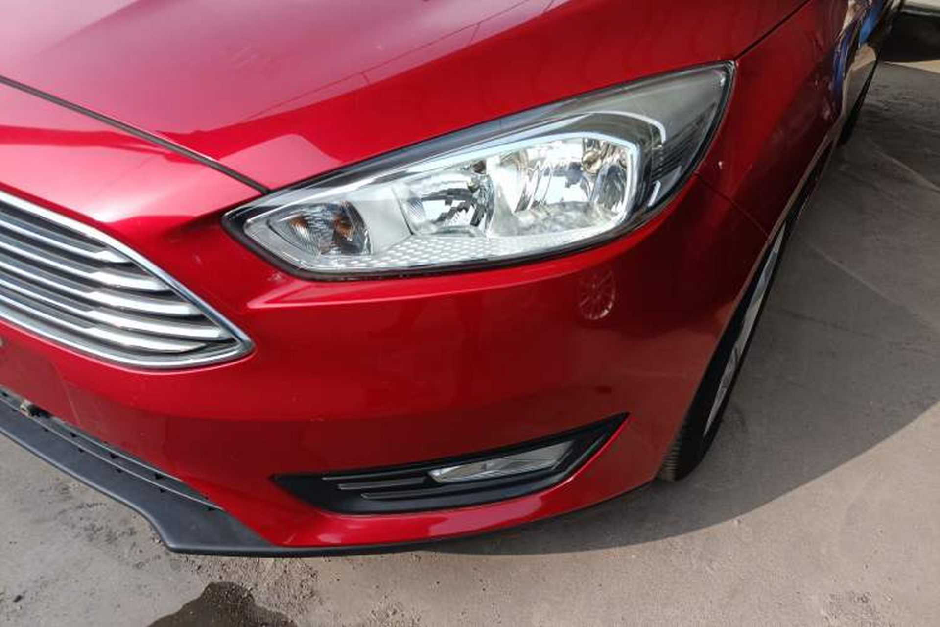 Used Ford Focus 2017 Sedan 1.6L Automatic Comfort Plus SmartDrive Edition Left Front Headlight