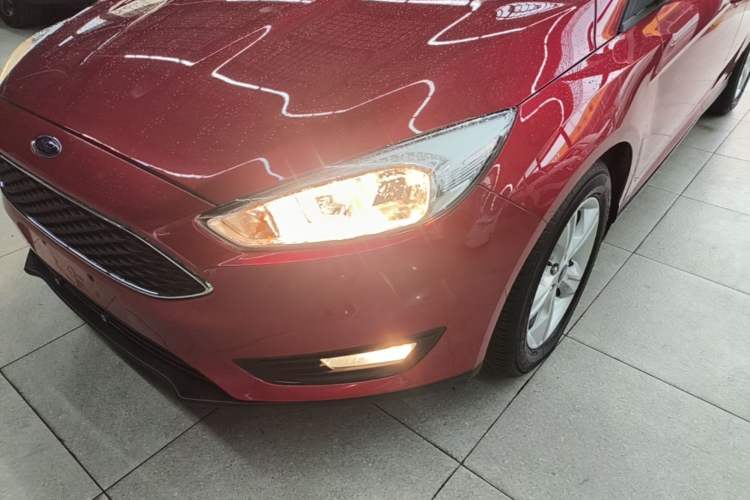 Used Ford Focus 2017 Hatchback 1.6L Manual Comfort Plus SmartDrive Edition Left Front Headlight