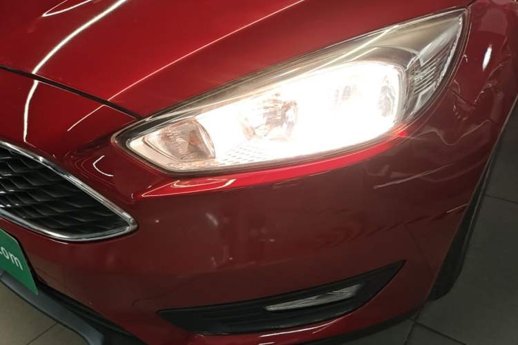 Used Ford Focus 2017 Hatchback 1.6L Automatic Comfort Plus SmartDrive Edition Left Front Headlight