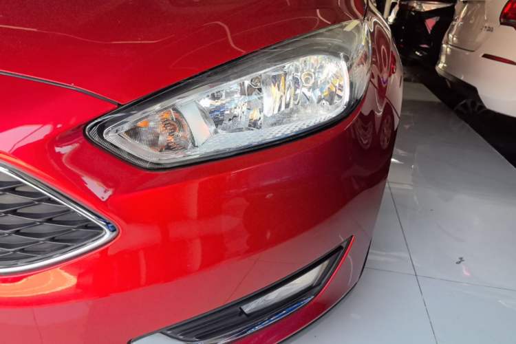 Used Ford Focus 2017 Hatchback 1.6L Automatic Fashion Edition Smart Drive Version Left Front Headlight