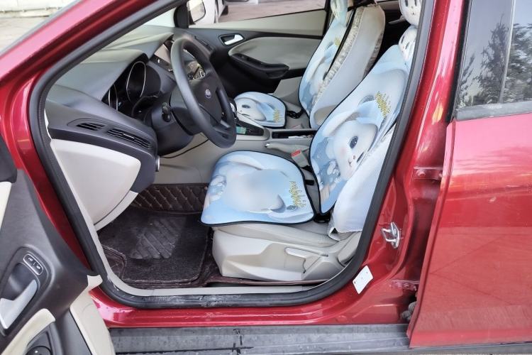 Used Ford Focus 2017 Sedan 1.6L Automatic Comfort Plus SmartDrive Edition Left Front Seat