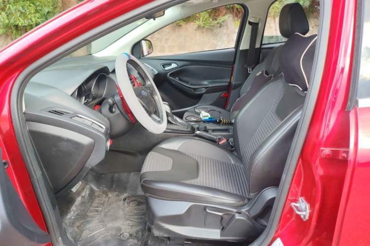 Used Ford Focus 2017 Sedan 1.6L Automatic Fashion Edition Smart Drive Version Left Front Seat