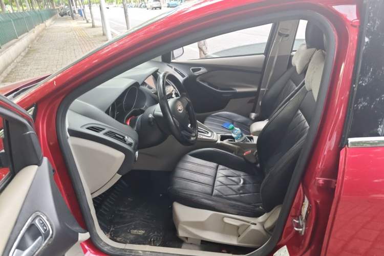 Used Ford Focus 2017 Sedan 1.6L Automatic Comfort Plus SmartDrive Edition Left Front Seat