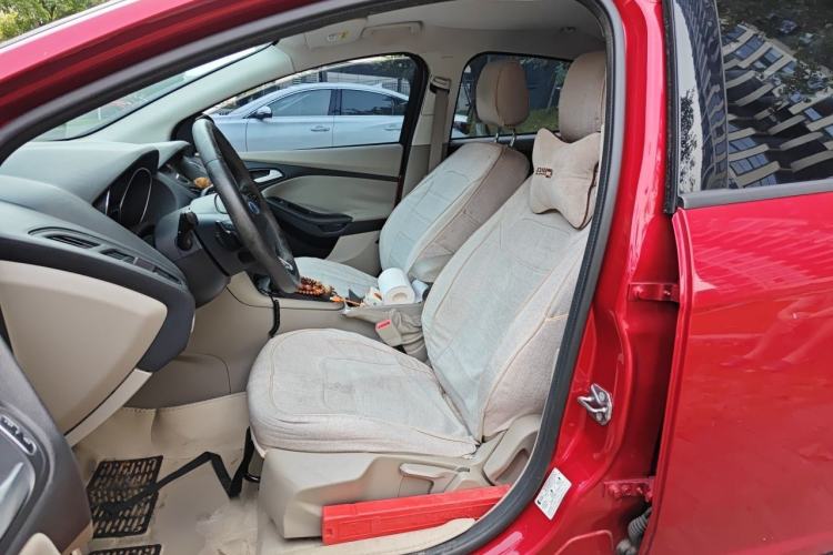 Used Ford Focus 2017 Sedan 1.6L Automatic Comfort Plus SmartDrive Edition Left Front Seat