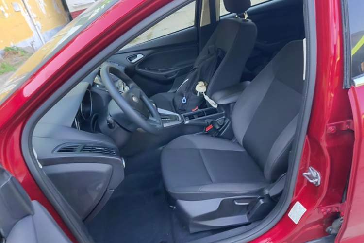 Used Ford Focus 2017 Hatchback 1.6L Automatic Comfort Plus SmartDrive Edition Left Front Seat