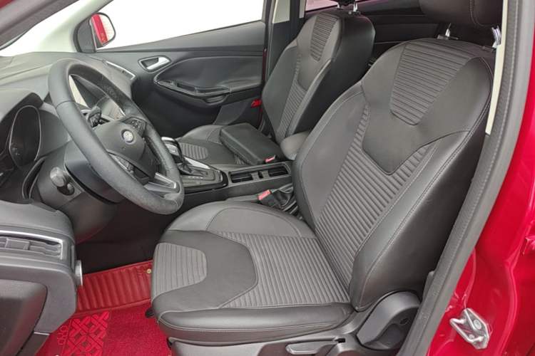 Used Ford Focus 2017 Sedan 1.6L Automatic Fashion Edition Smart Drive Version Left Front Seat