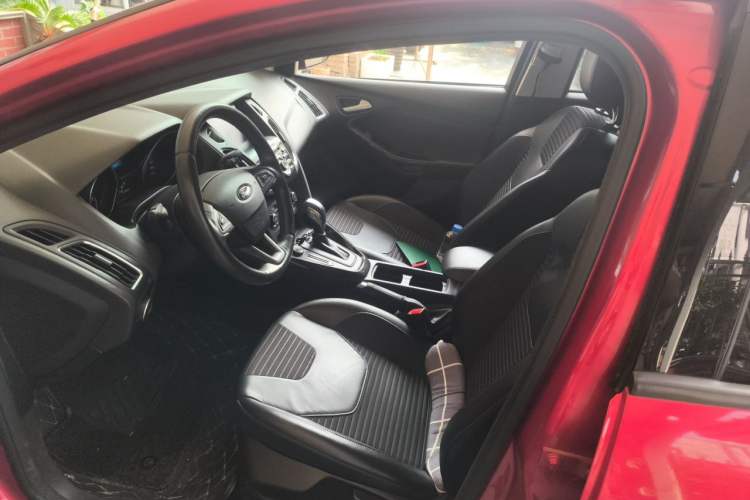 Used Ford Focus 2017 Sedan 1.6L Automatic Fashion Edition Smart Drive Version Left Front Seat
