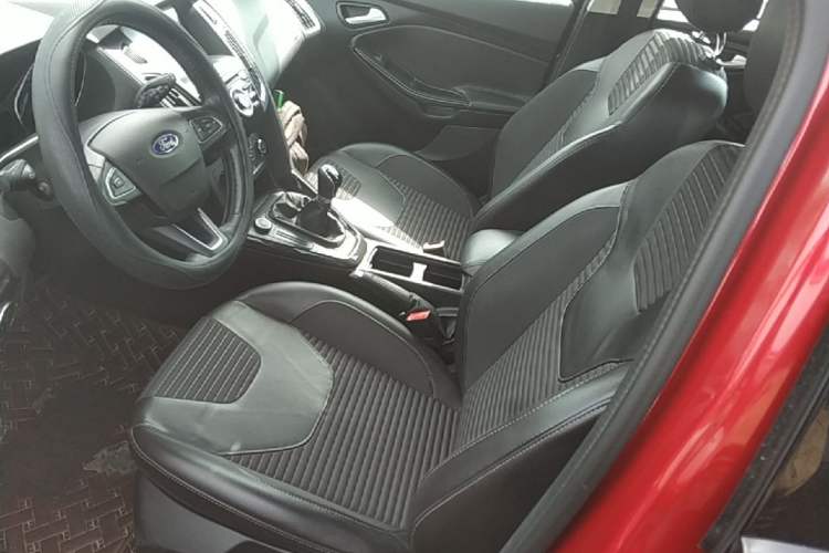 Used Ford Focus 2017 Hatchback 1.6L Manual Fashion Edition SmartDrive Version Left Front Seat