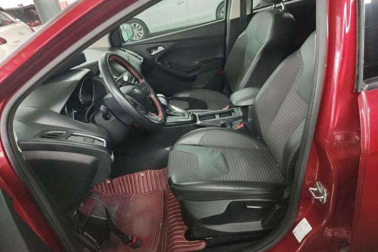 Used Ford Focus 2017 Hatchback 1.6L Automatic Fashion Edition Smart Drive Version Left Front Seat