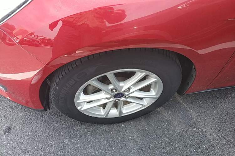 Used Ford Focus 2017 Hatchback 1.6L Manual Fashion Edition SmartDrive Version Left Front Wheel Hub