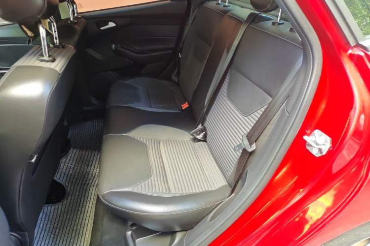 Used Ford Focus 2017 Sedan 1.6L Automatic Fashion Edition Smart Drive Version Left Rear Seat