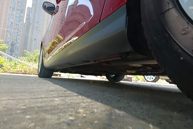 Used Ford Focus 2017 Hatchback 1.6L Automatic Comfort Plus SmartDrive Edition Left Side Sill