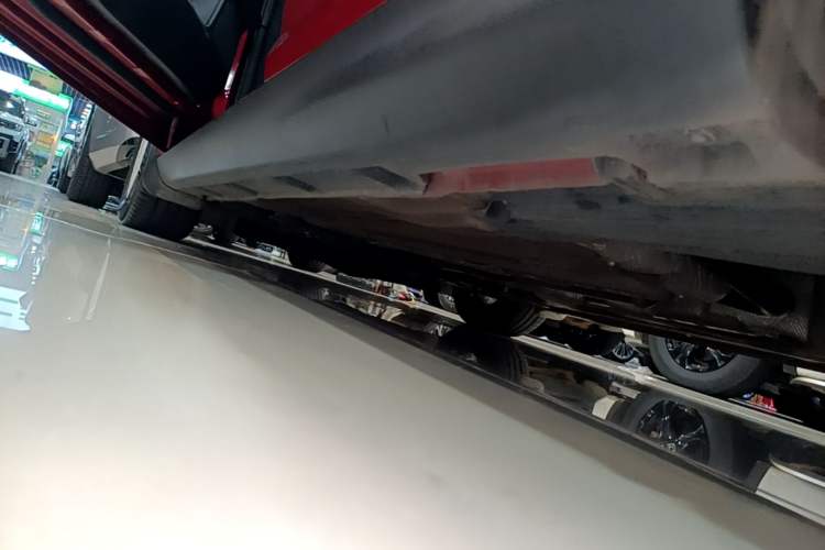 Used Ford Focus 2017 Hatchback EcoBoost 180 Automatic Elite Model Left Side Sill
