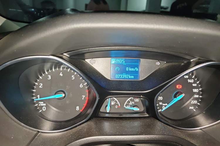Used Ford Focus 2017 Sedan 1.6L Automatic Fashion Edition Smart Drive Version Odometer Close Up