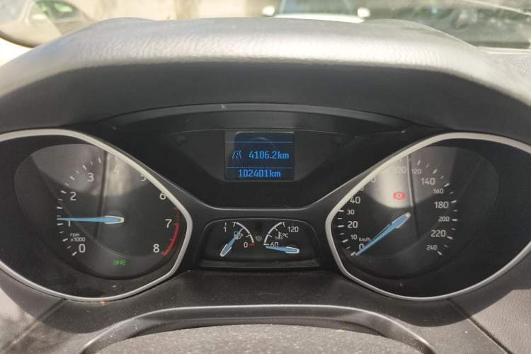 Used Ford Focus 2017 Sedan 1.6L Manual Comfort Plus SmartDrive Edition Odometer Close Up