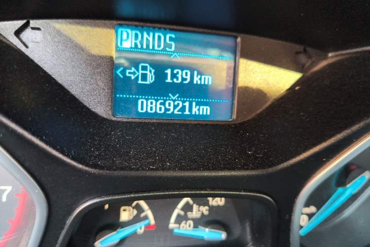 Used Ford Focus 2017 Sedan 1.6L Automatic Fashion Edition Smart Drive Version Odometer Close Up