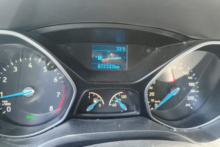 Used Ford Focus 2017 Hatchback 1.6L Manual Fashion Edition SmartDrive Version Odometer Close Up