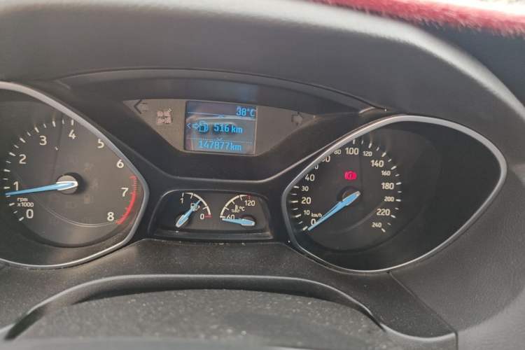 Used Ford Focus 2017 Sedan 1.6L Manual Fashion Edition Smart Drive Version Odometer Close Up