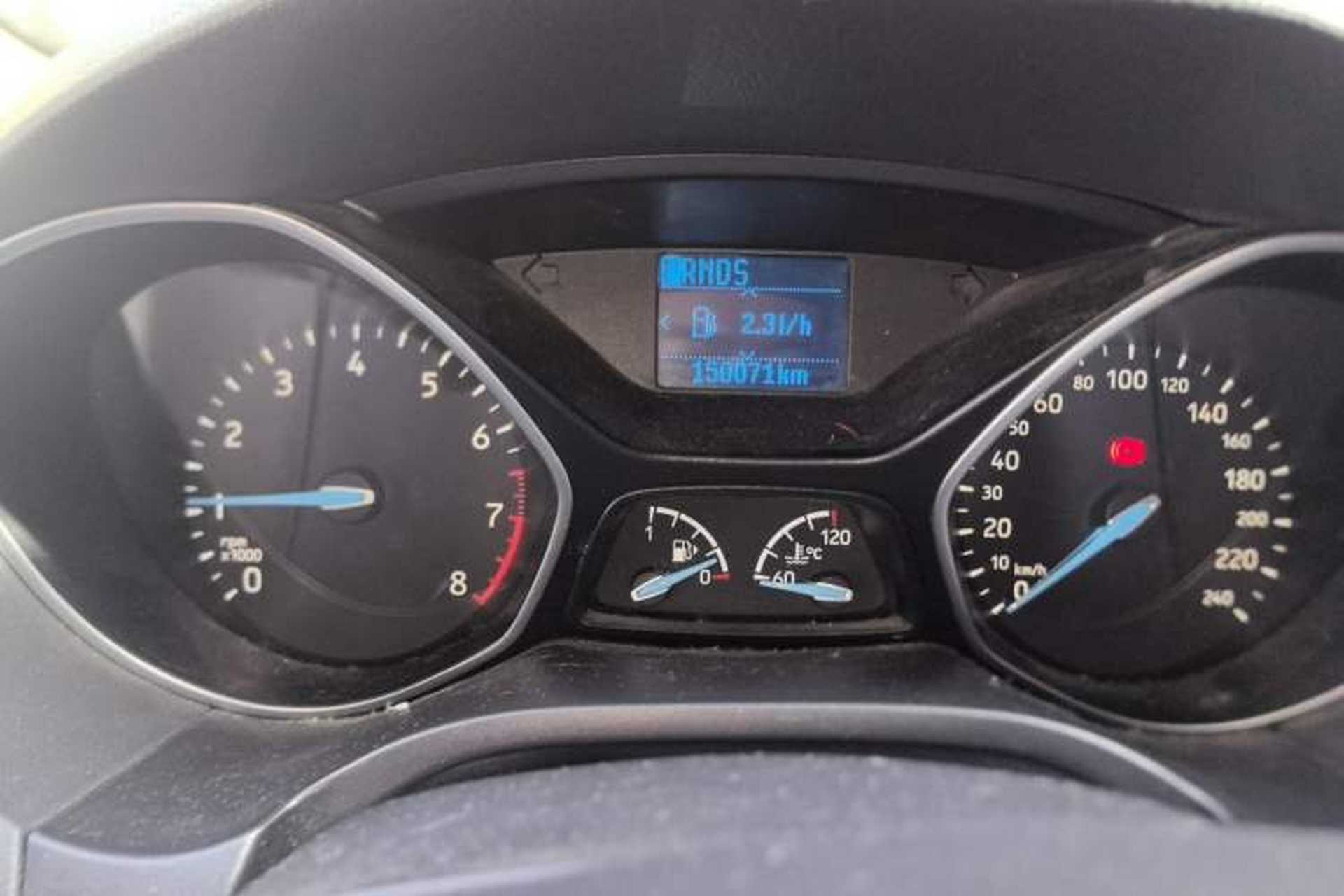 Used Ford Focus 2017 Sedan 1.6L Automatic Fashion Edition Smart Drive Version Odometer Close Up