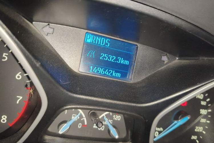 Used Ford Focus 2017 Sedan 1.6L Automatic Comfort Plus SmartDrive Edition Odometer Close Up