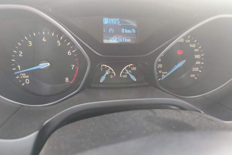Used Ford Focus 2017 Hatchback 1.6L Automatic Fashion Edition Smart Drive Version Odometer Close Up