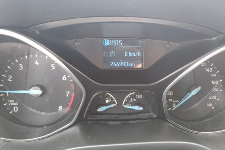 Used Ford Focus 2017 Sedan 1.6L Automatic Fashion Edition Smart Drive Version Odometer Close Up