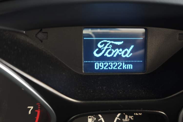 Used Ford Focus 2017 Hatchback EcoBoost 125 Automatic - Ultra-Powerful Style Edition with Smart Drive Features Odometer Close Up