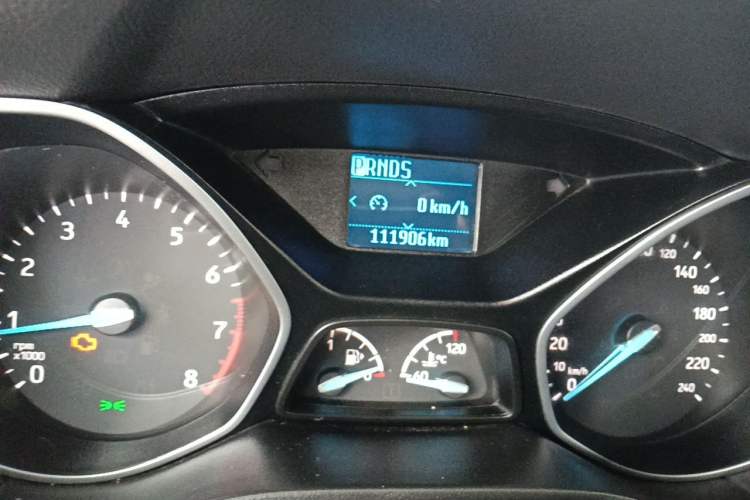 Used Ford Focus 2017 Sedan 1.6L Automatic Fashion Edition Smart Drive Version Odometer Close Up