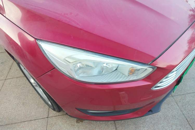 Used Ford Focus 2017 Sedan 1.6L Automatic Comfort Plus SmartDrive Edition Right Front Headlight