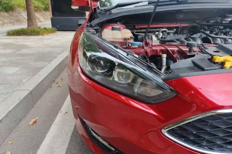 Used Ford Focus 2017 Sedan 1.6L Automatic Fashion Edition Smart Drive Version Right Front Headlight