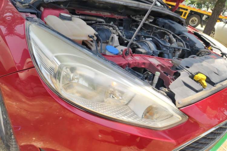 Used Ford Focus 2017 Hatchback 1.6L Manual Comfort Plus SmartDrive Edition Right Front Headlight