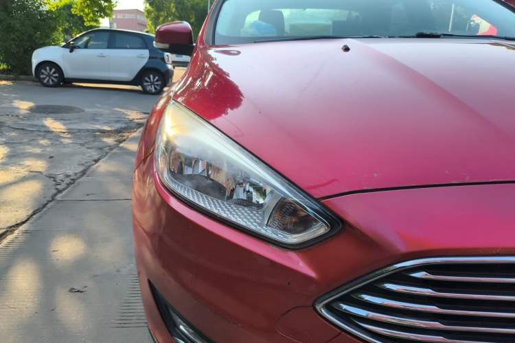 Used Ford Focus 2017 Sedan 1.6L Automatic Fashion Edition Smart Drive Version Right Front Headlight