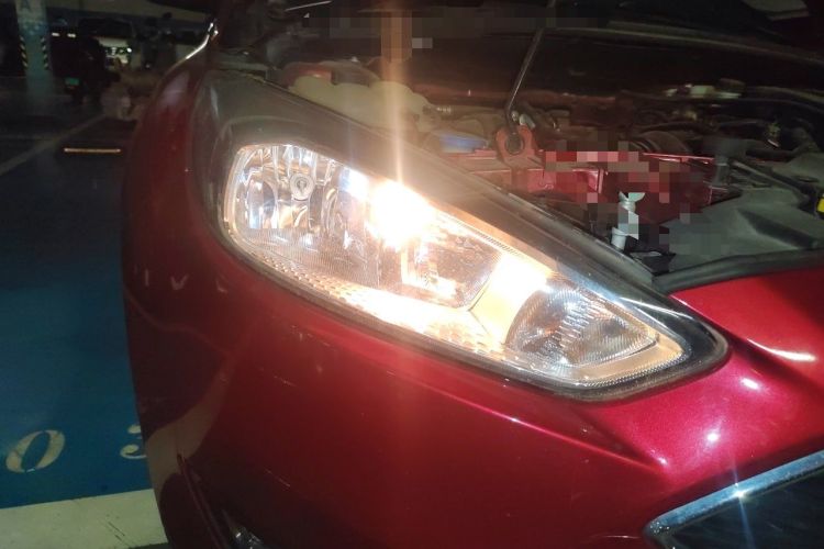 Used Ford Focus 2017 Hatchback 1.6L Automatic Comfort Plus SmartDrive Edition Right Front Headlight