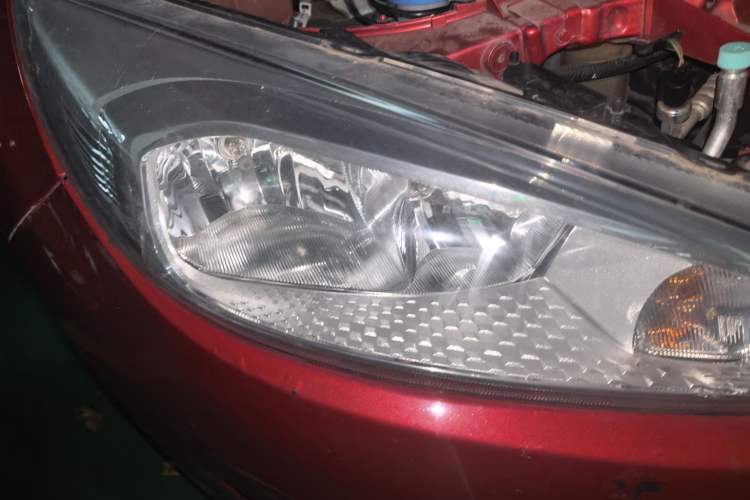 Used Ford Focus 2017 Hatchback 1.6L Automatic Comfort Plus SmartDrive Edition Right Front Headlight