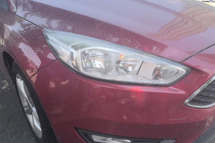 Used Ford Focus 2017 Hatchback 1.6L Manual Comfort Plus SmartDrive Edition Right Front Headlight
