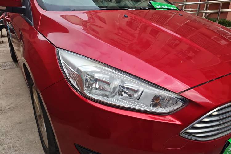 Used Ford Focus 2017 Sedan 1.6L Automatic Fashion Edition Smart Drive Version Right Front Headlight