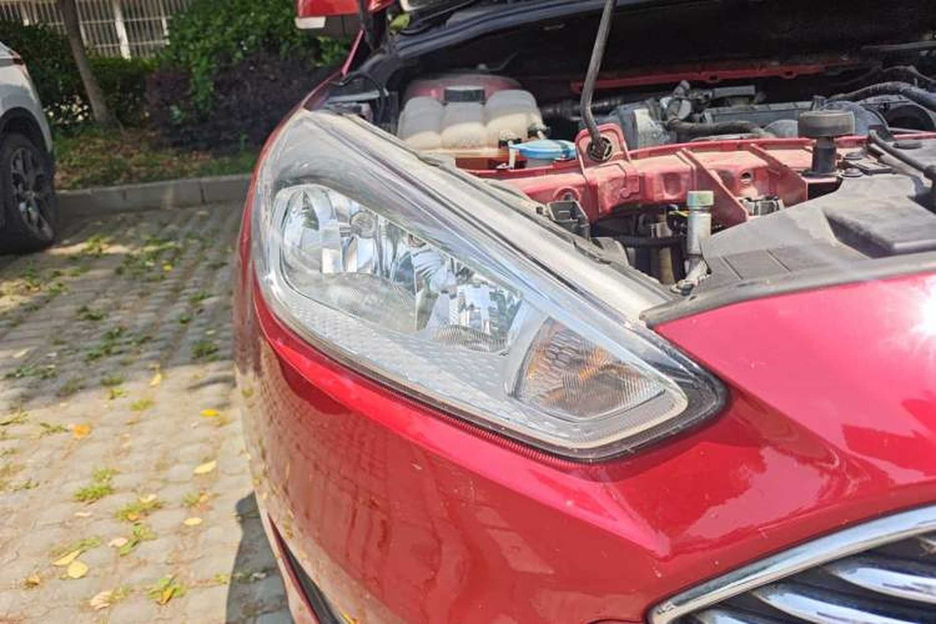 Used Ford Focus 2017 Sedan 1.6L Manual Fashion Edition Smart Drive Version Right Front Headlight