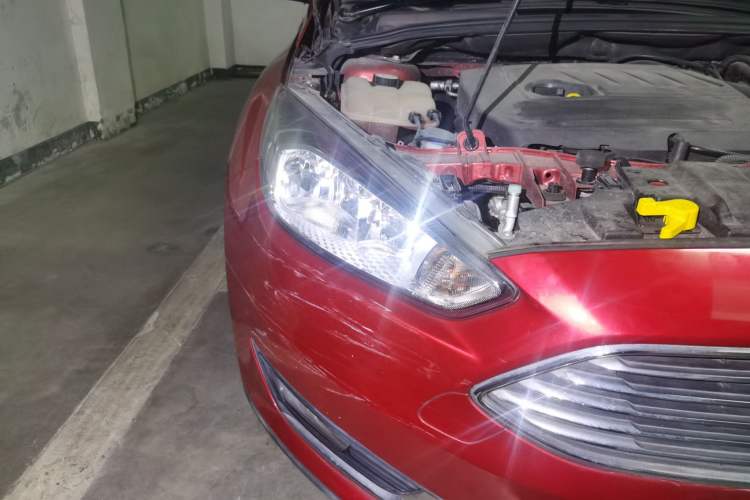Used Ford Focus 2017 Sedan EcoBoost 180 Automatic Elite Model Right Front Headlight
