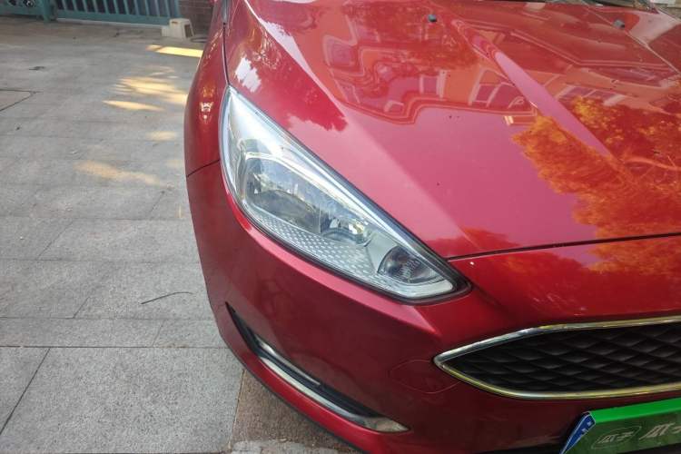 Used Ford Focus 2017 Hatchback 1.6L Automatic Fashion Edition Smart Drive Version Right Front Headlight