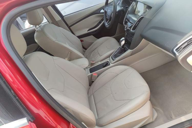 Used Ford Focus 2017 Sedan EcoBoost 180 Automatic Flagship Model Right Front Seat