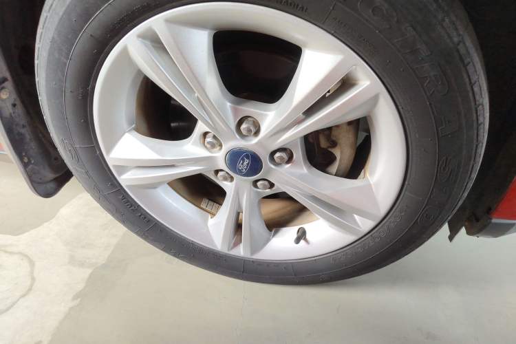 Used Ford Focus 2017 Hatchback 1.6L Automatic Comfort Plus SmartDrive Edition Right Front Wheel Hub