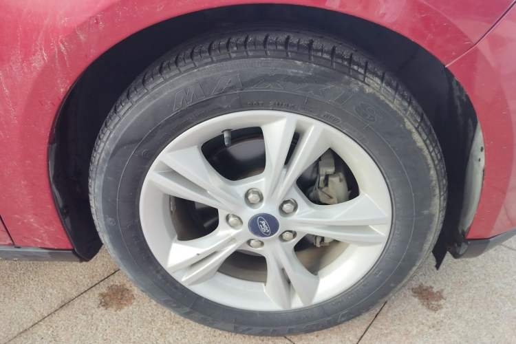 Used Ford Focus 2017 Sedan 1.6L Automatic Comfort Plus SmartDrive Edition Right Front Wheel Hub