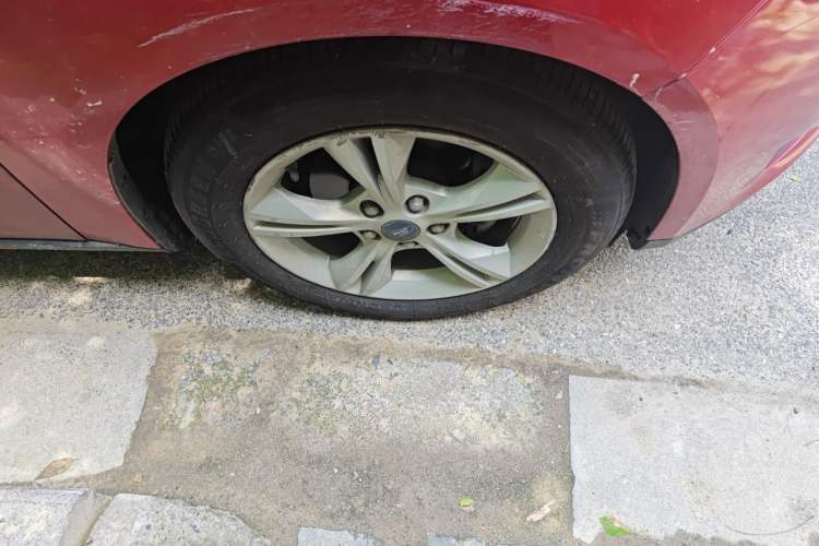 Used Ford Focus 2017 Hatchback 1.6L Automatic Comfort Plus SmartDrive Edition Right Front Wheel Hub