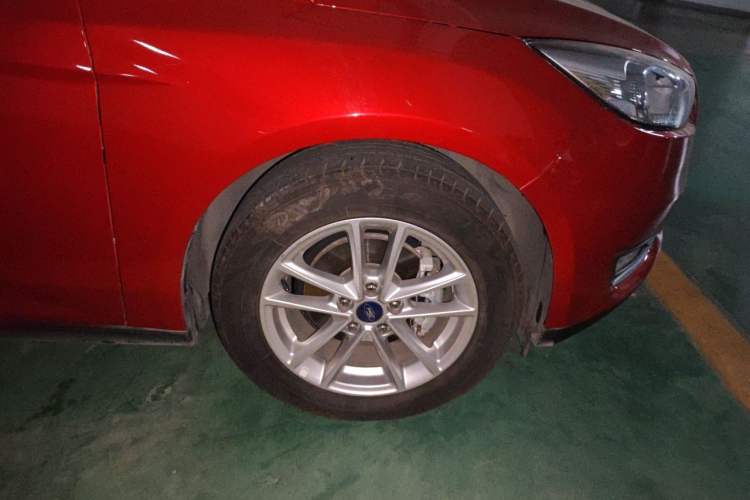 Used Ford Focus 2017 Sedan 1.6L Automatic Fashion Edition Smart Drive Version Right Front Wheel Hub